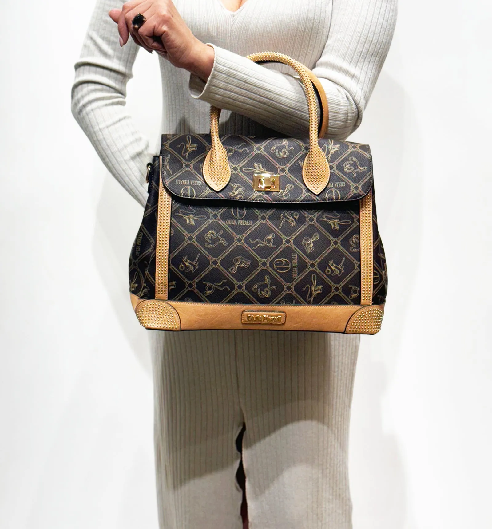Domenica Satchel