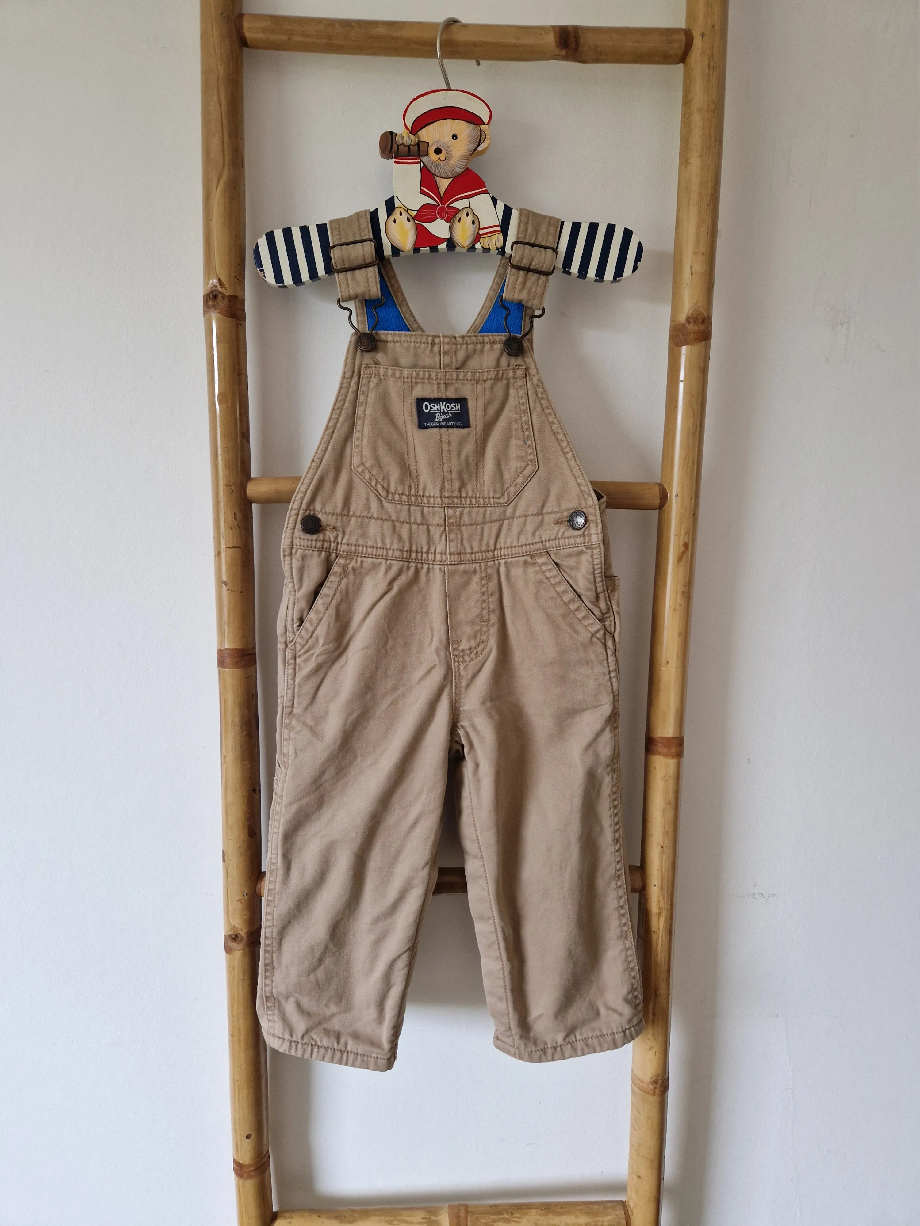 Oshkosh smækbukser 12 mdr